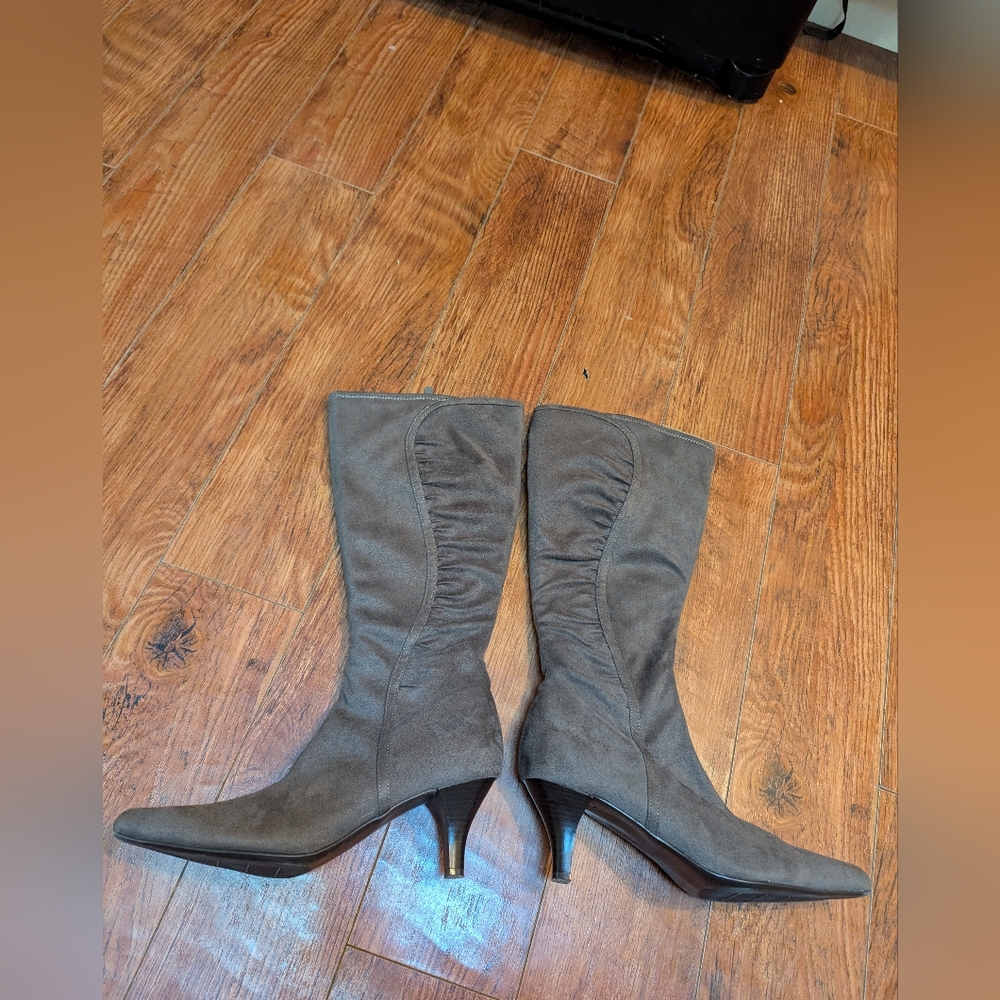 Impo Faux Suede Pointed Kitten Heel Boot